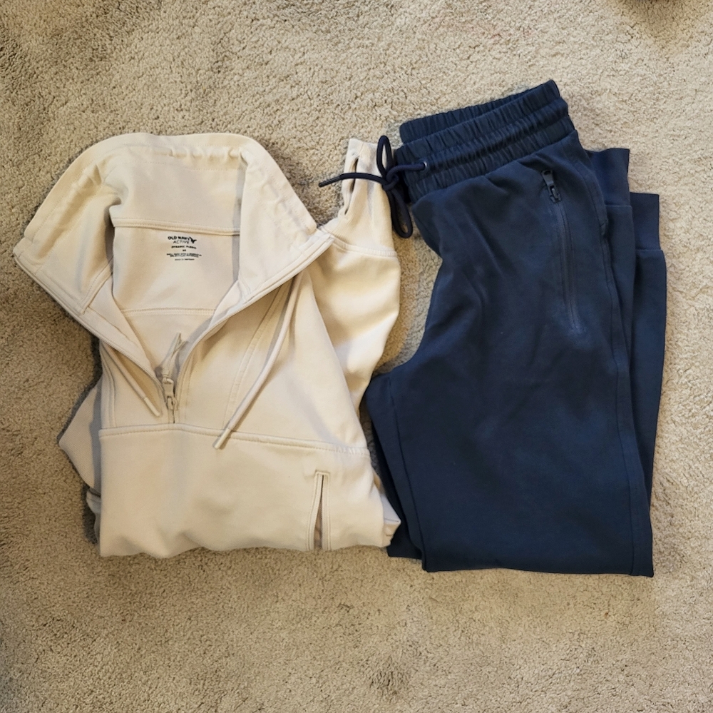 SET! Old Navy Cream Quarter-Zip Pullover and Navy Joggers - XS